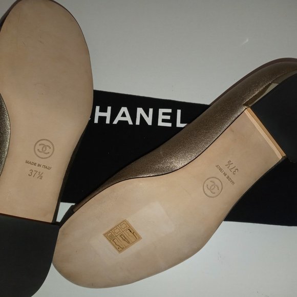CHANEL BRAND NEW NEVER WORN BRONZE FLATS WITH TOE CAP - Picture 3 of 6